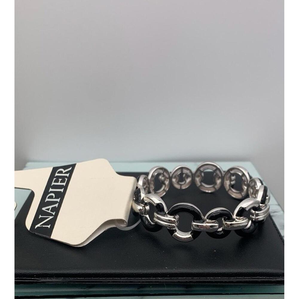 NWT Napier Silver Tone And‎ Black Enamel Circle Link Stretch Bracelet